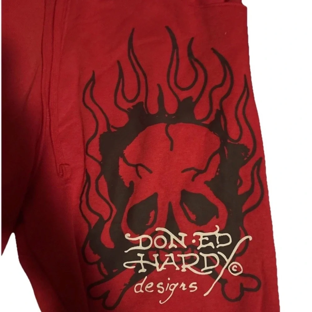 Ed Hardy Red Shorts Size Large Skull Graphic Front Dragon Back  Y2K Streetwear - Picture 2 of 3